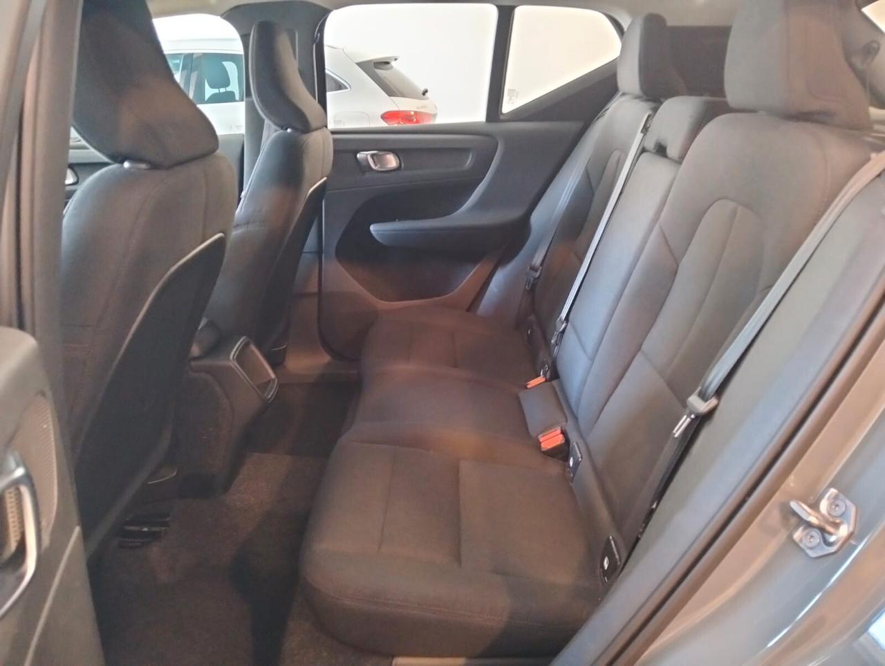 VOLVO XC40 D3 AWD GEARTONIC R-DESIGN