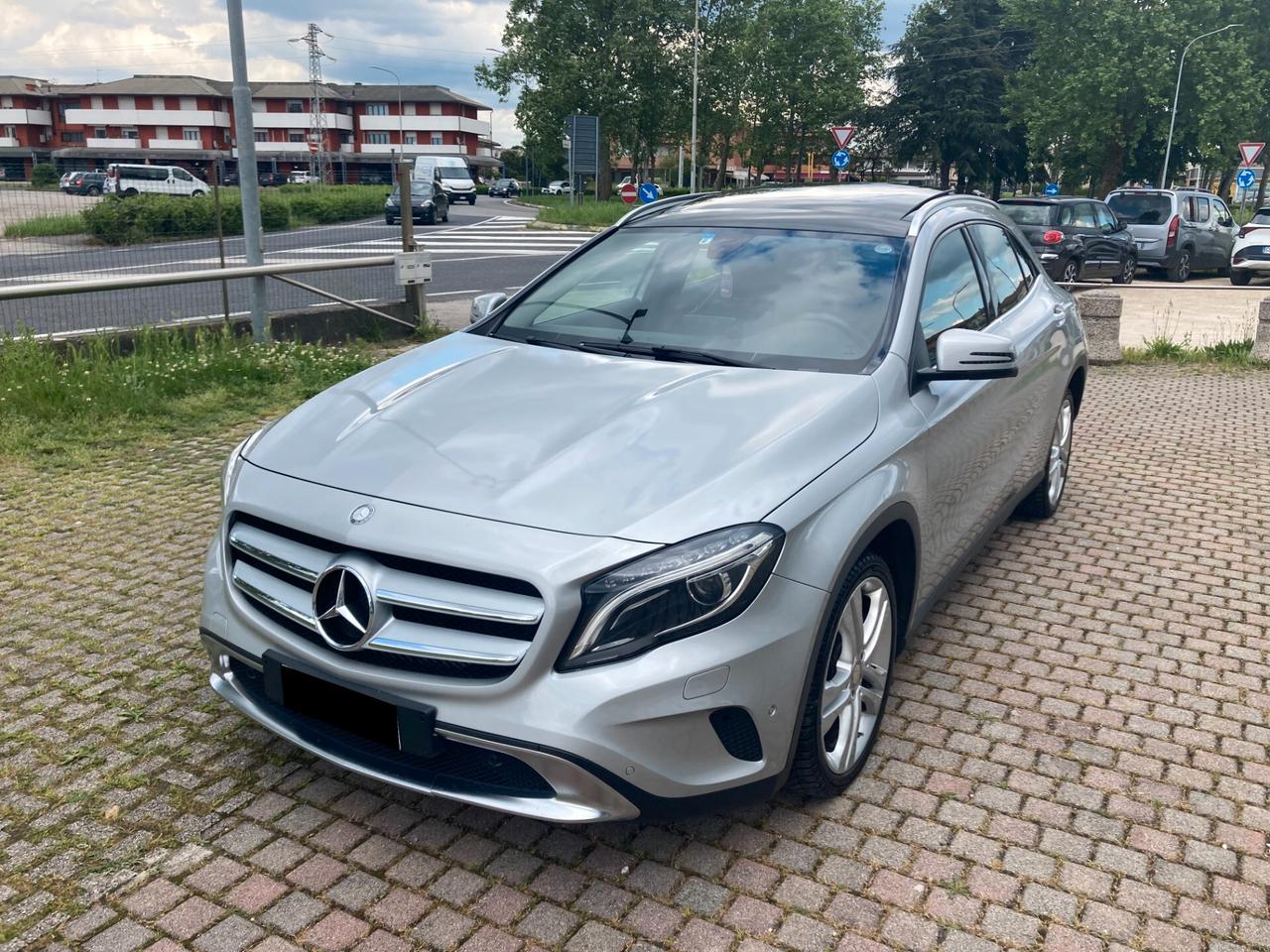 Mercedes-Benz GLA 200 Sport Automatica Panorama Cerchi X 18