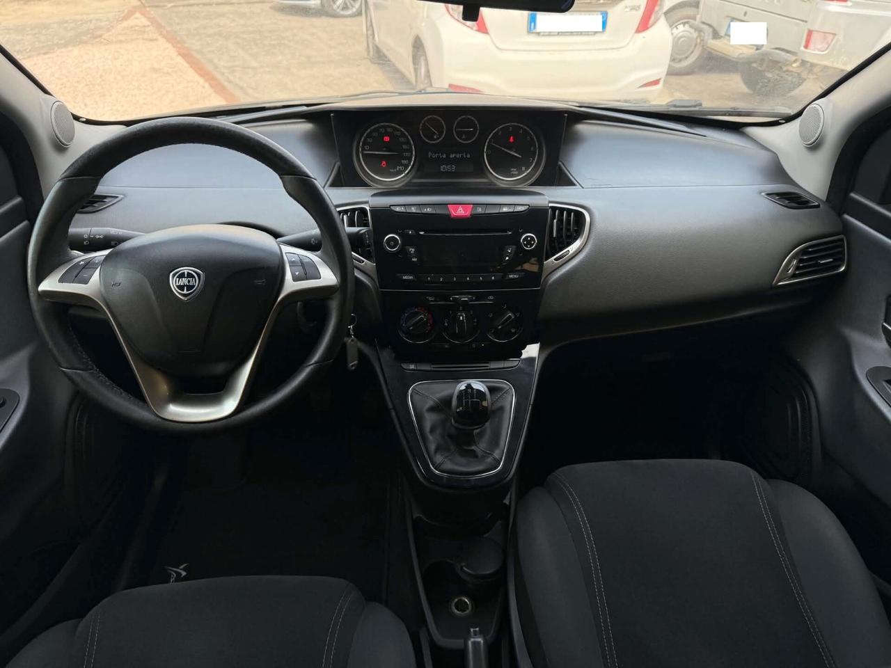 Lancia Ypsilon 1.2 69 CV 5 porte Platinum