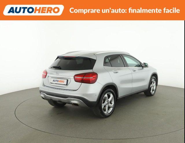 MERCEDES-BENZ GLA 200 d Automatic Sport