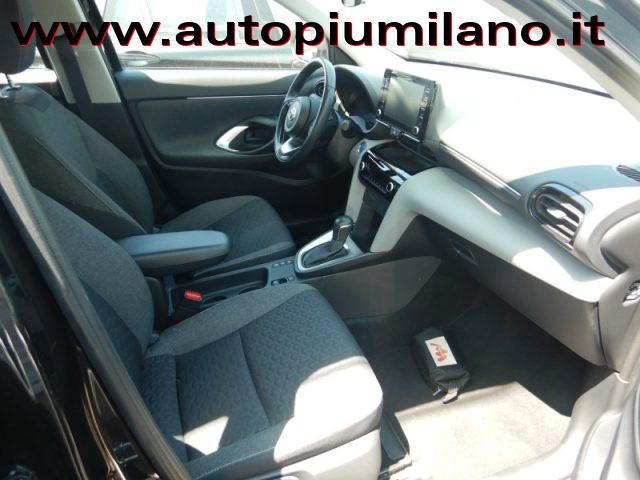 TOYOTA Yaris Cross 1.5 Hybrid 5p. E-CVT AWD-i Business