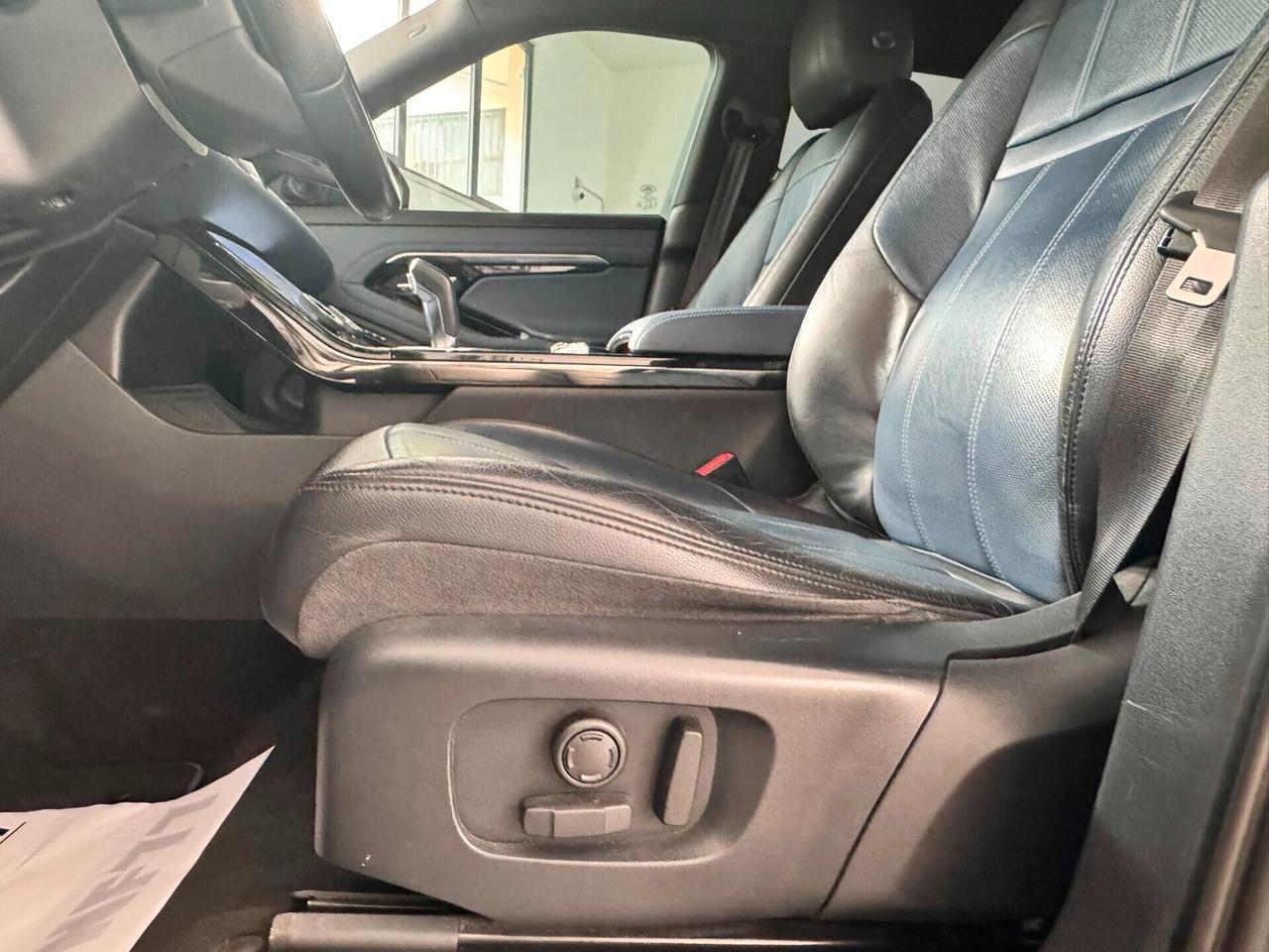 Land Rover Range Evoque 2.0d i4 mhev R-Dynamic SE