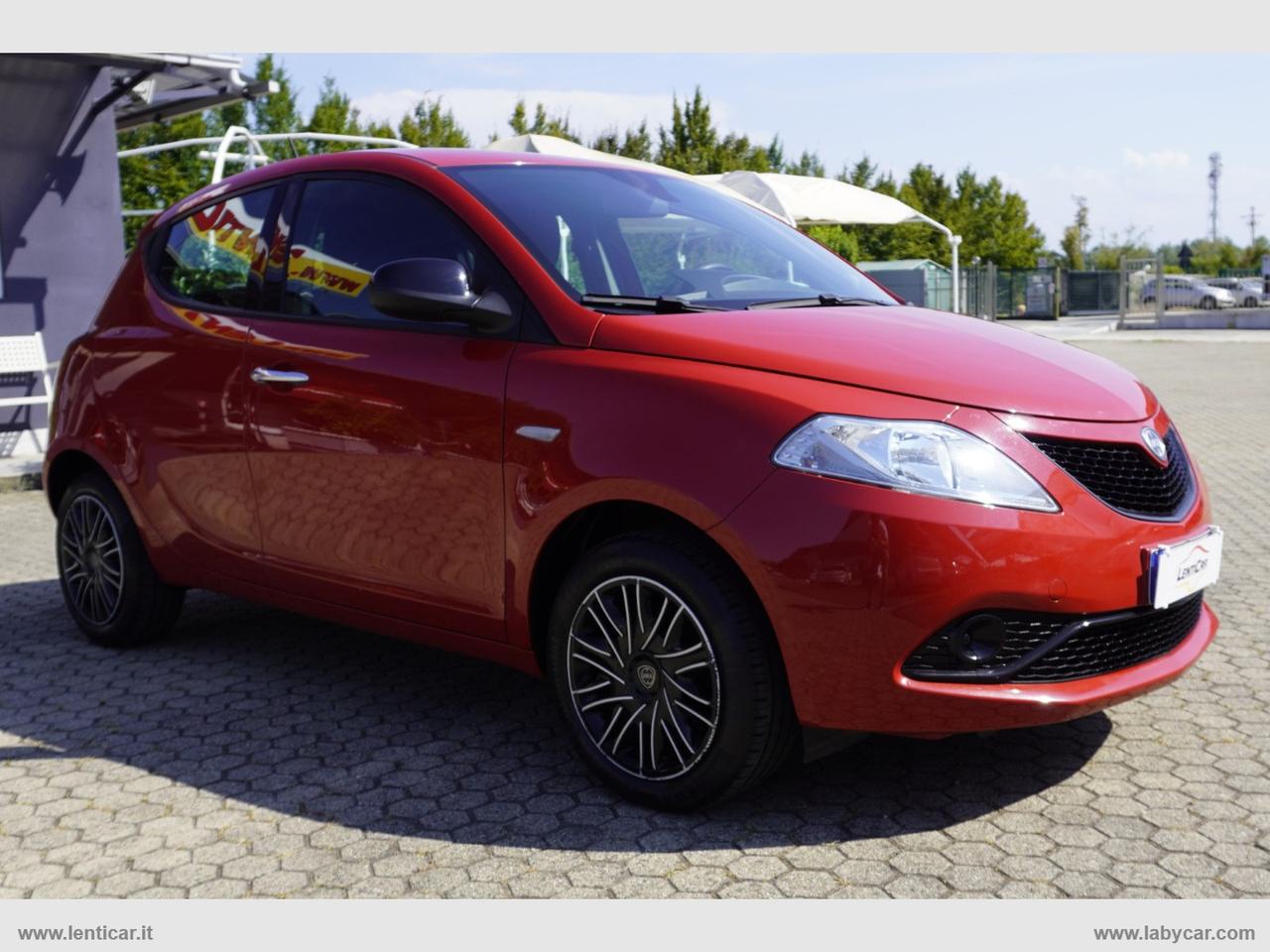 LANCIA Ypsilon 1.2 69 CV 5 Posti Gold Adatta a Neopatentati