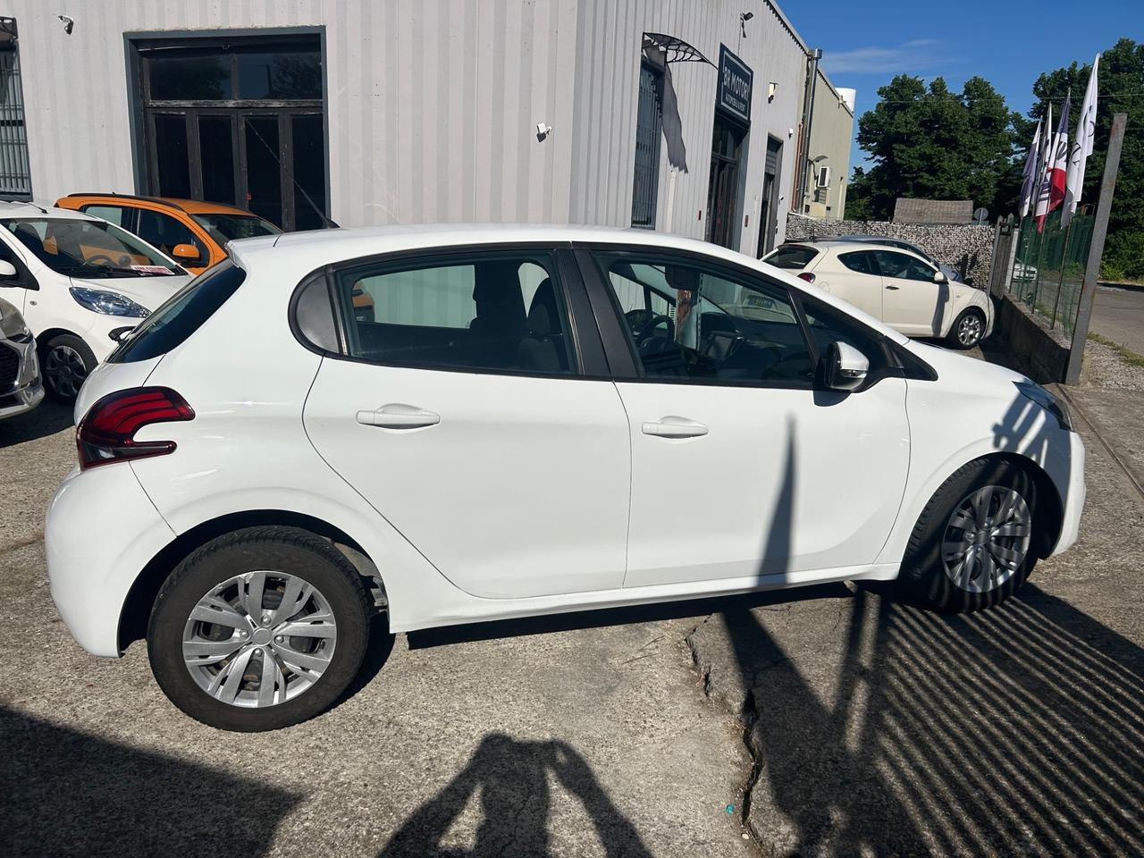 Peugeot 208 BlueHDi 100 5 porte Allure