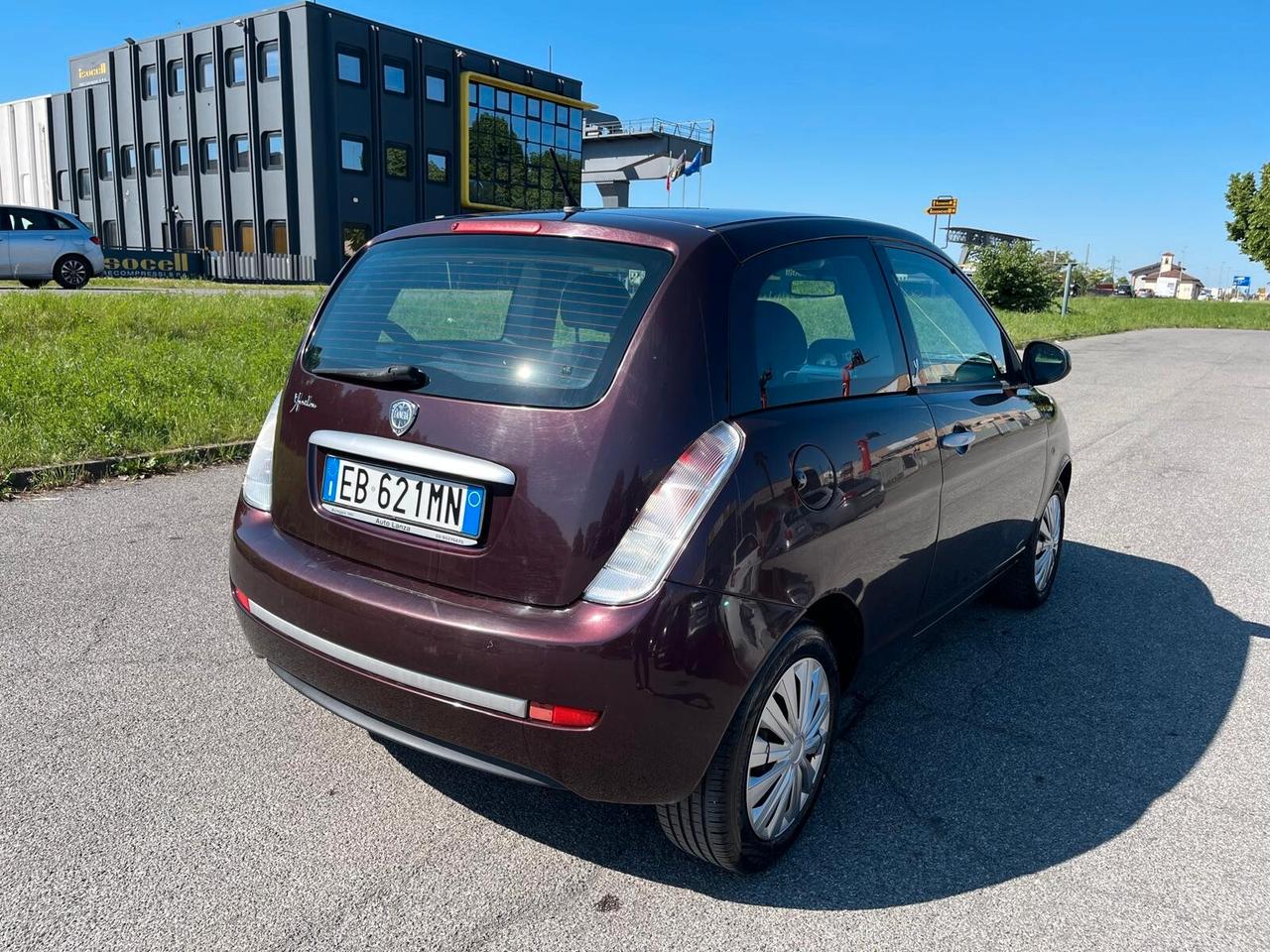 Lancia Ypsilon 1.3 MJT 75 CV Argento
