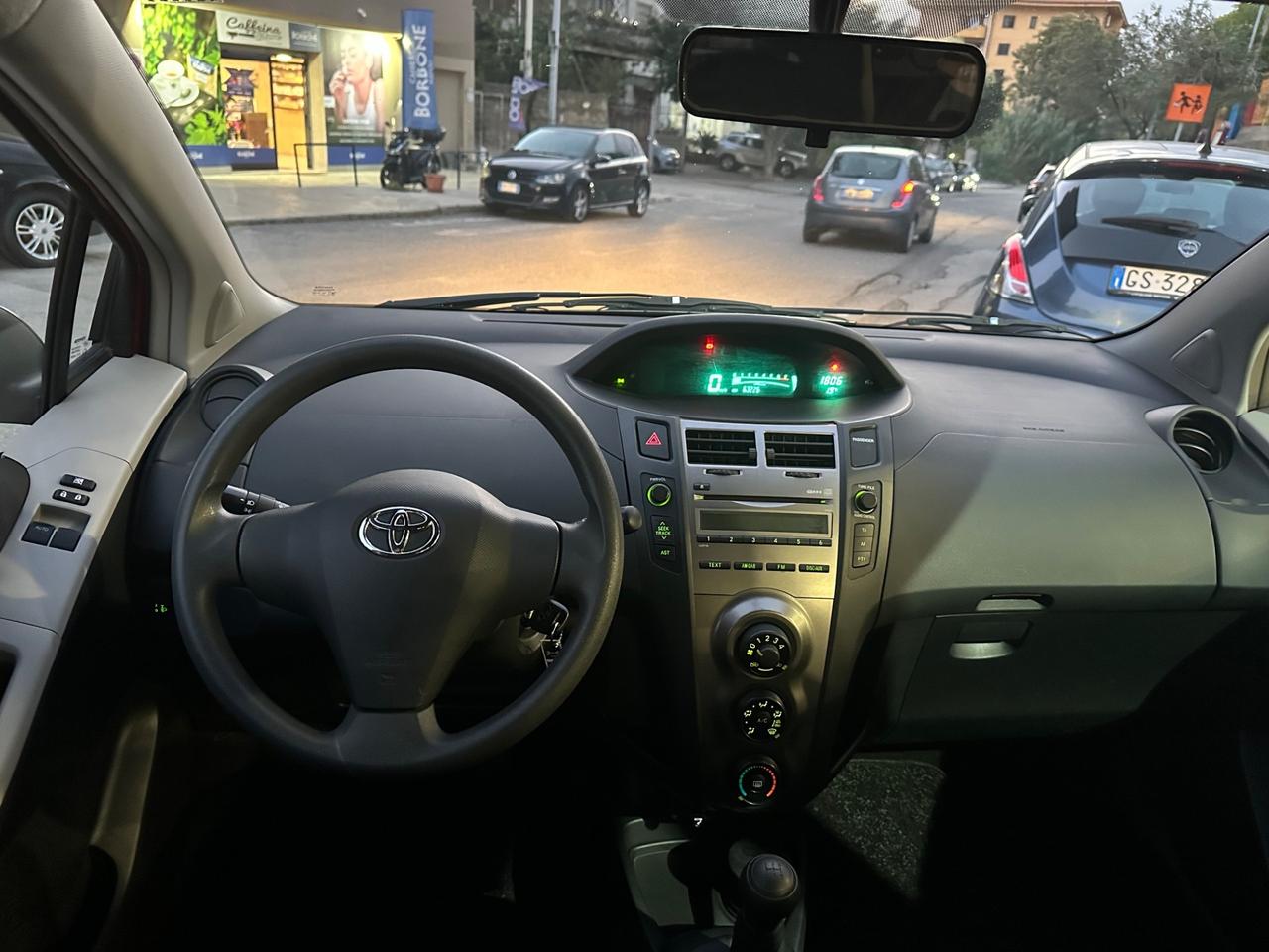 Toyota Yaris 1.0 5 porte Now