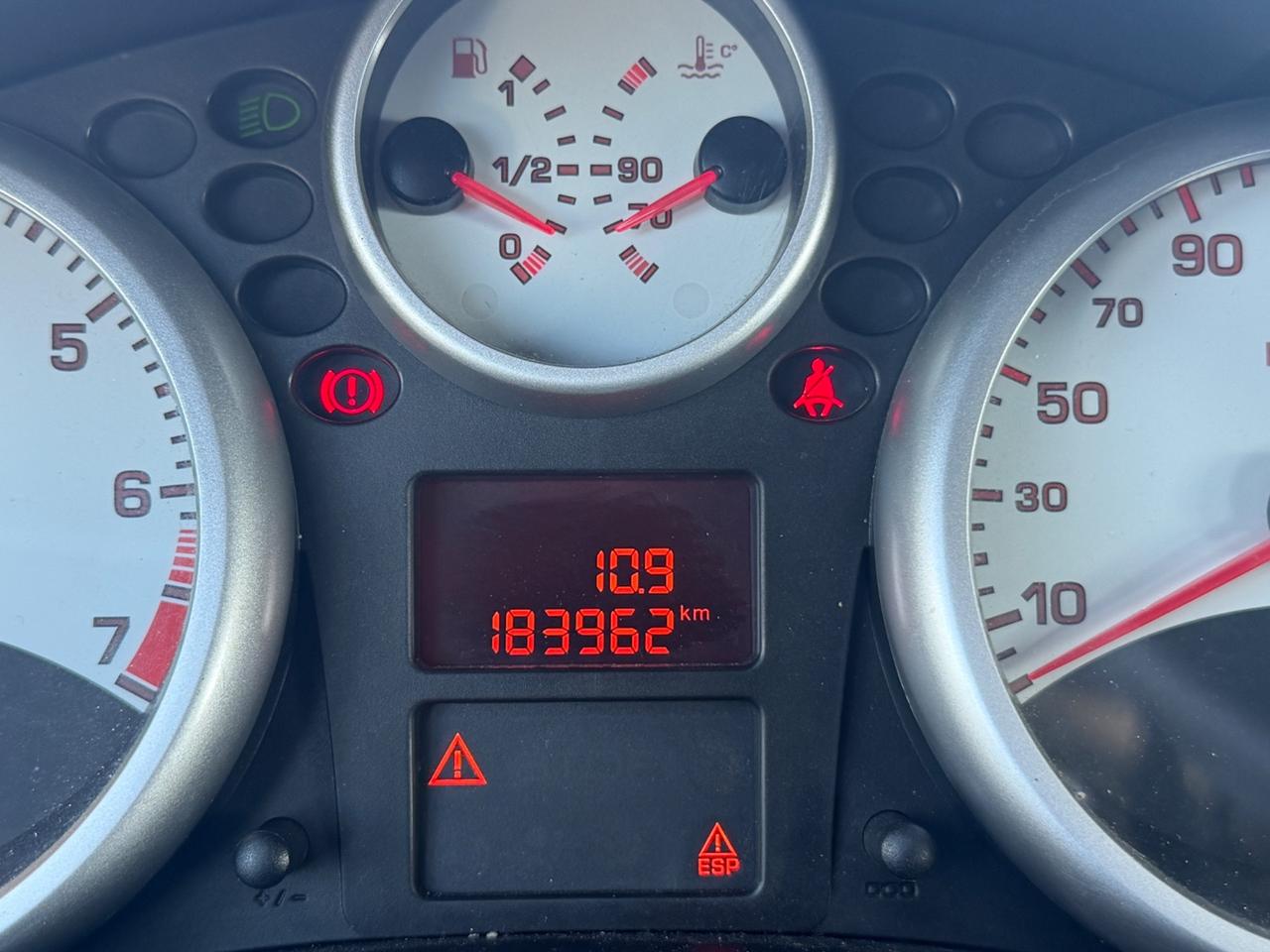 PEUGEOT 207 1.4 BENZINA EURO5 NEOPATENTATI