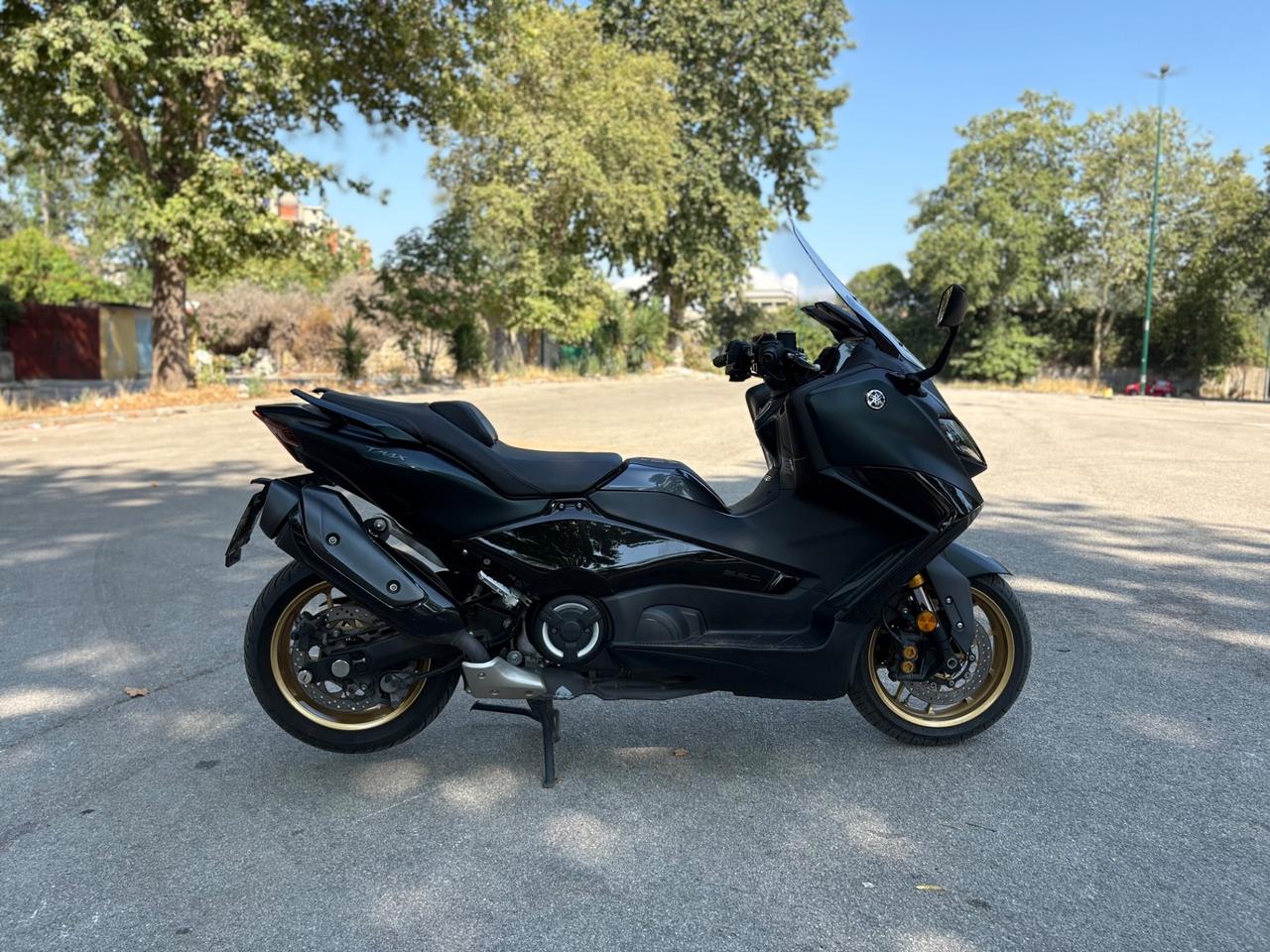 Yamaha T Max 560 cc Tech Max SUPER ACCESSORIATO