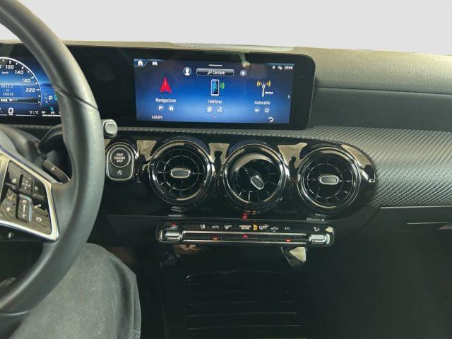 MERCEDES-BENZ A 180 A 180 d Automatic Advanced