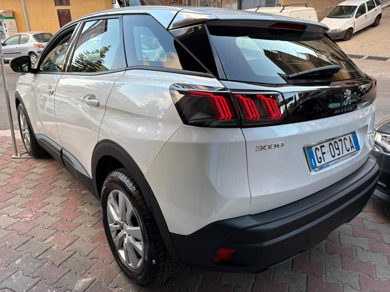 Peugeot 3008 BlueHDi 130 S&S EAT8 Active Pack