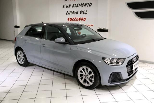 Audi A1 25 1.0 tfsi Identity Black s-tronic