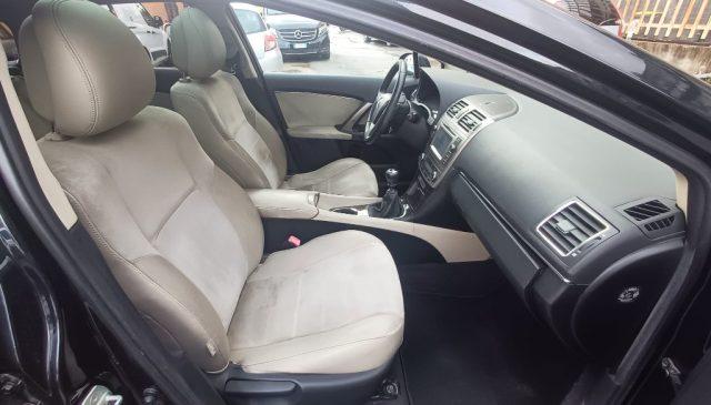 TOYOTA Avensis 2.0 D-4D Wagon Lounge