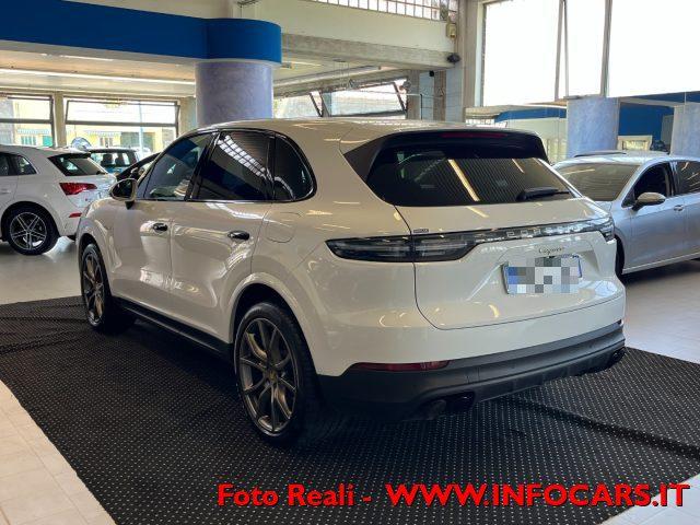 PORSCHE Cayenne 3.0 V6 E-Hybrid PHEV Iva Esposta