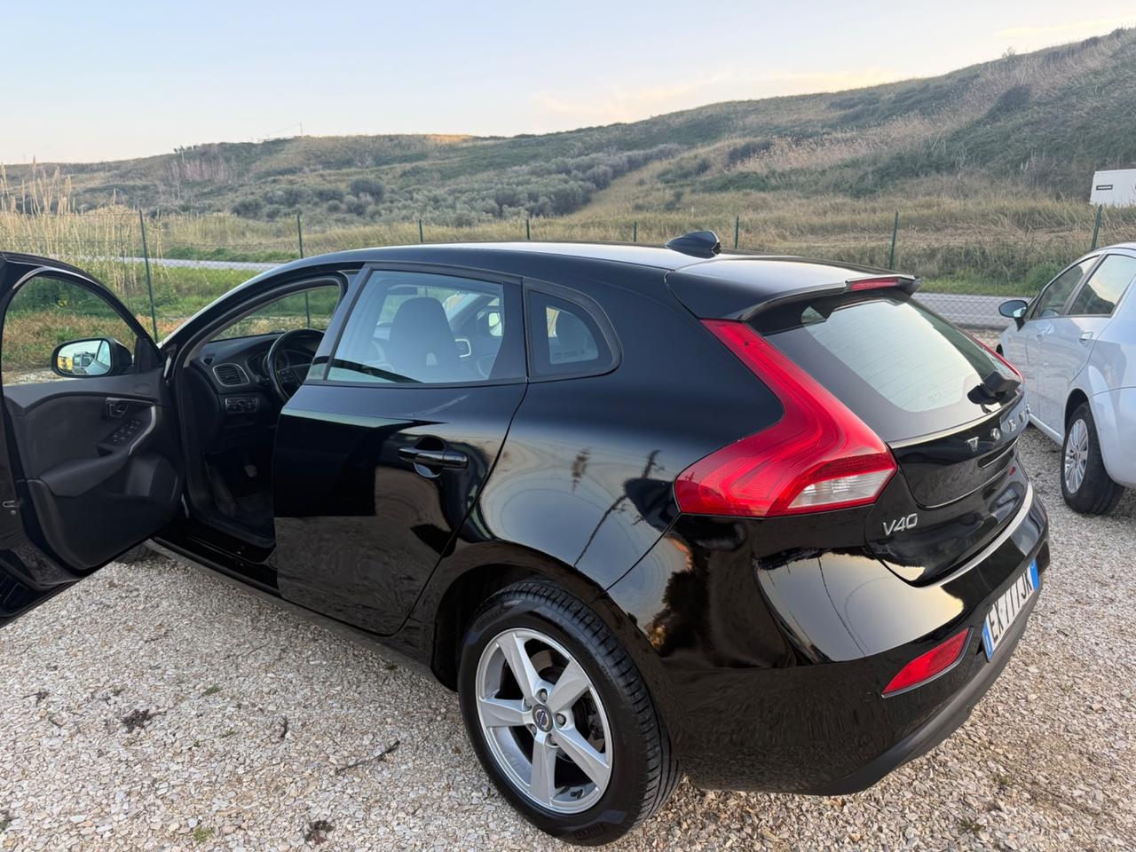 Volvo V40 D2 1.6 DIESEL 15.000 Km Motore Nuovo