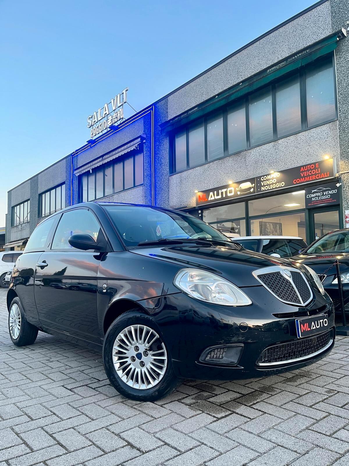 Lancia Ypsilon 1.2 Argento OK NEOPATENTATO