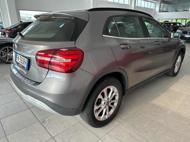 MERCEDES-BENZ GLA 200 d Automatic Business