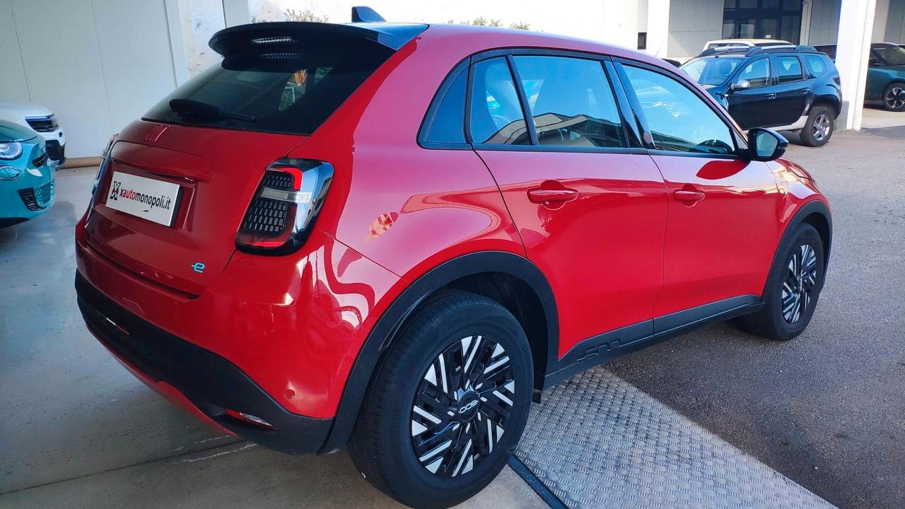 Fiat 600e Red