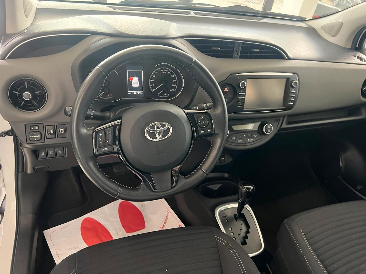 Toyota Yaris III 5p 1.5h Cool + GARANZIA 60 MESI