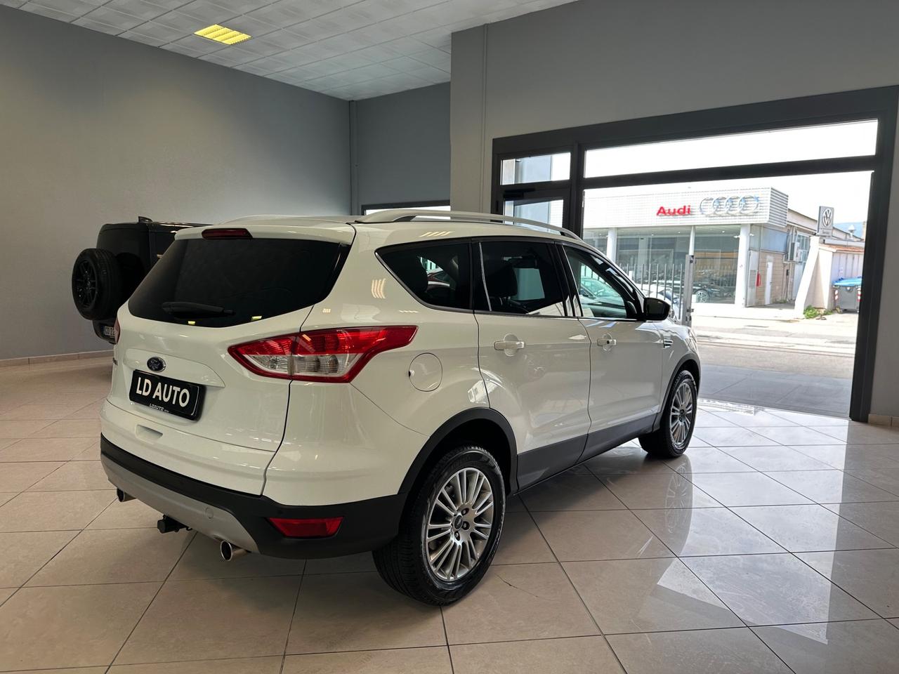 Ford Kuga 2.0 TDCI 140 CV 4WD Powershift Titanium gancio traino
