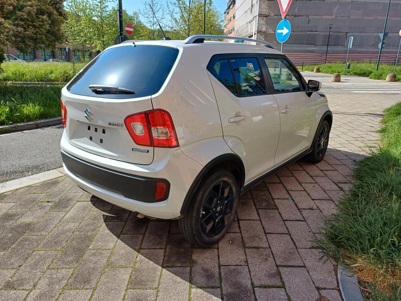 Suzuki Ignis 1.2 Hybrid Top