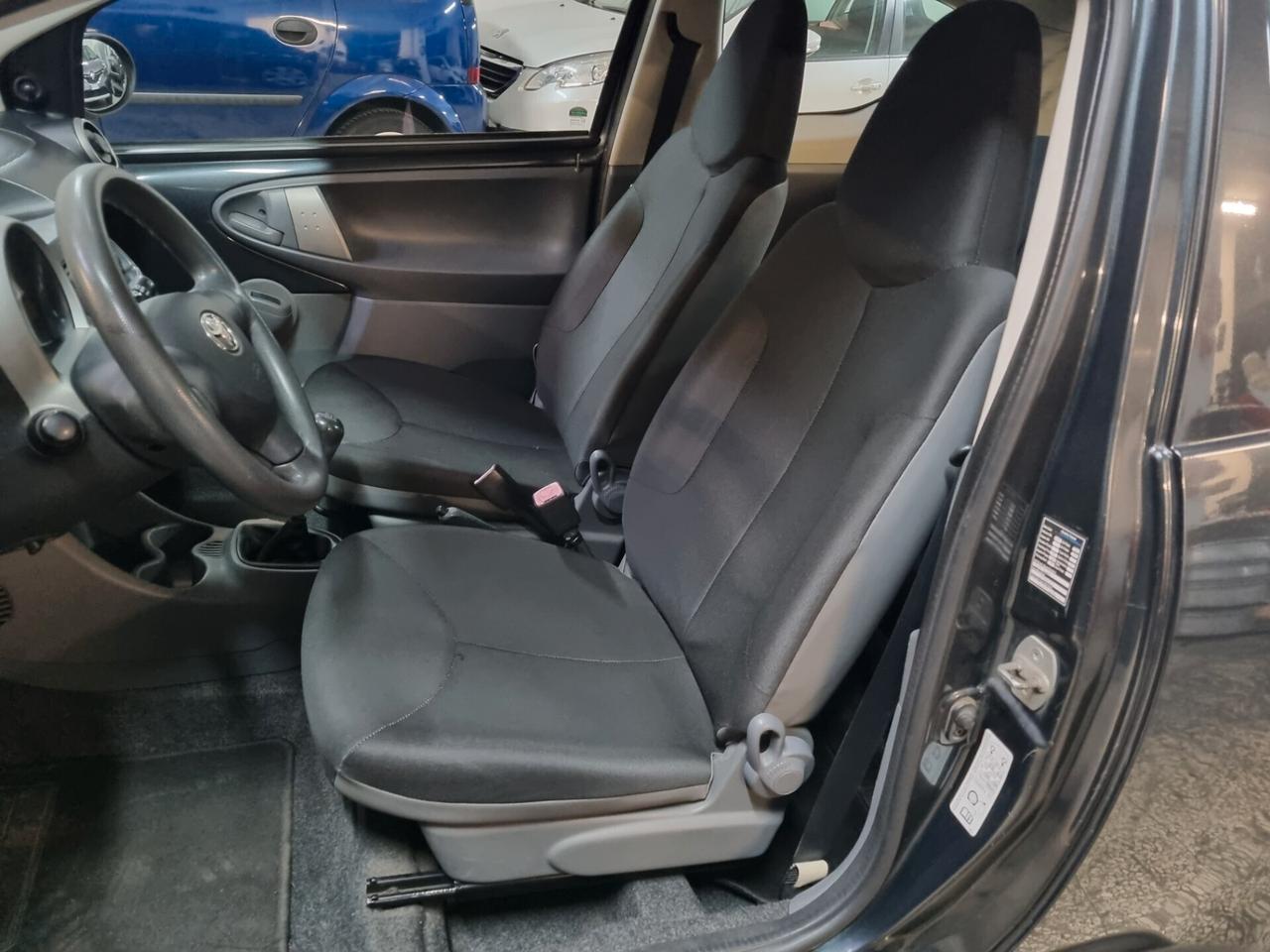 Toyota Aygo 1.0 12V VVT-i 3 porte Sol