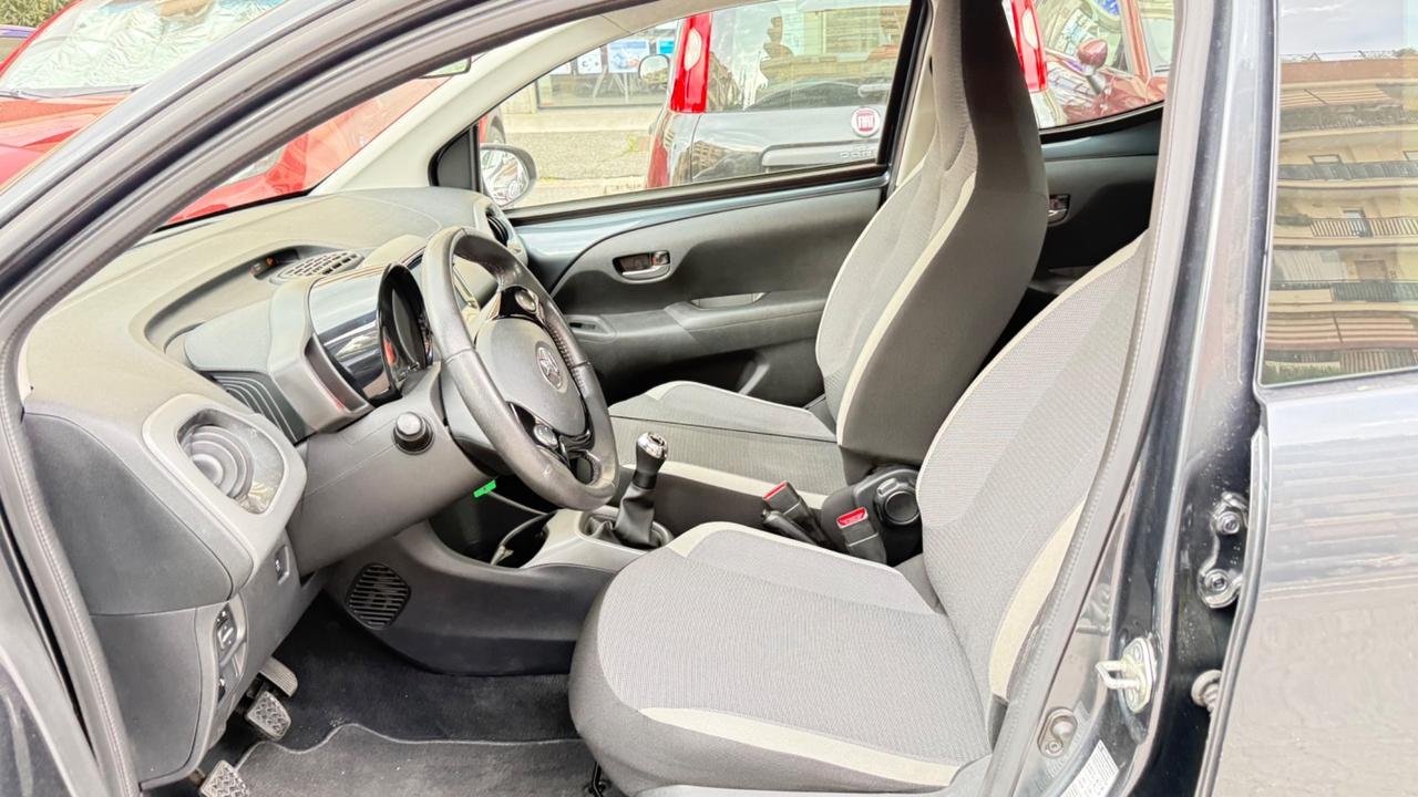 Toyota Aygo Connect 1.0 VVT-i 72 CV 5 porte x-play LED NAVI KAMERA PDC CERCHI 16 BLUETOOTH