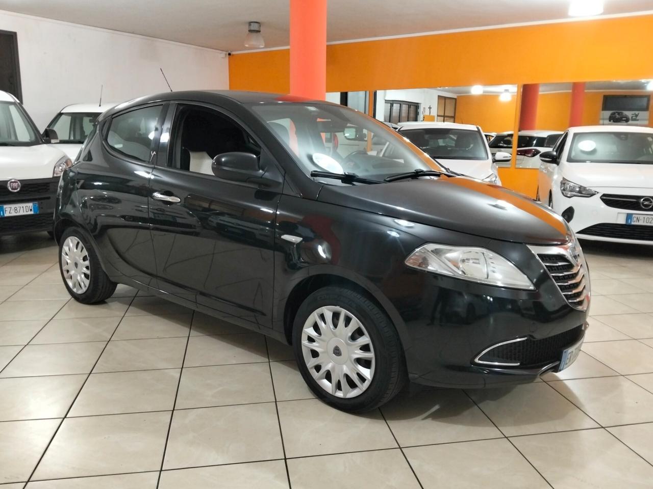 Lancia Ypsilon 1.2 gold