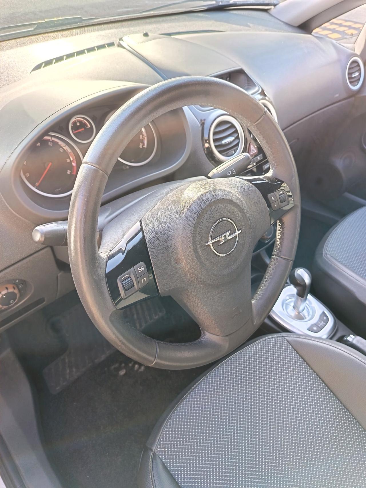 Opel Corsa 1.2 5 porte Cosmo