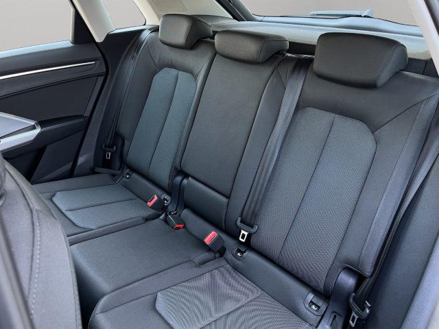 AUDI Q3 SUV 35 tdi STRONIC BUSINESS