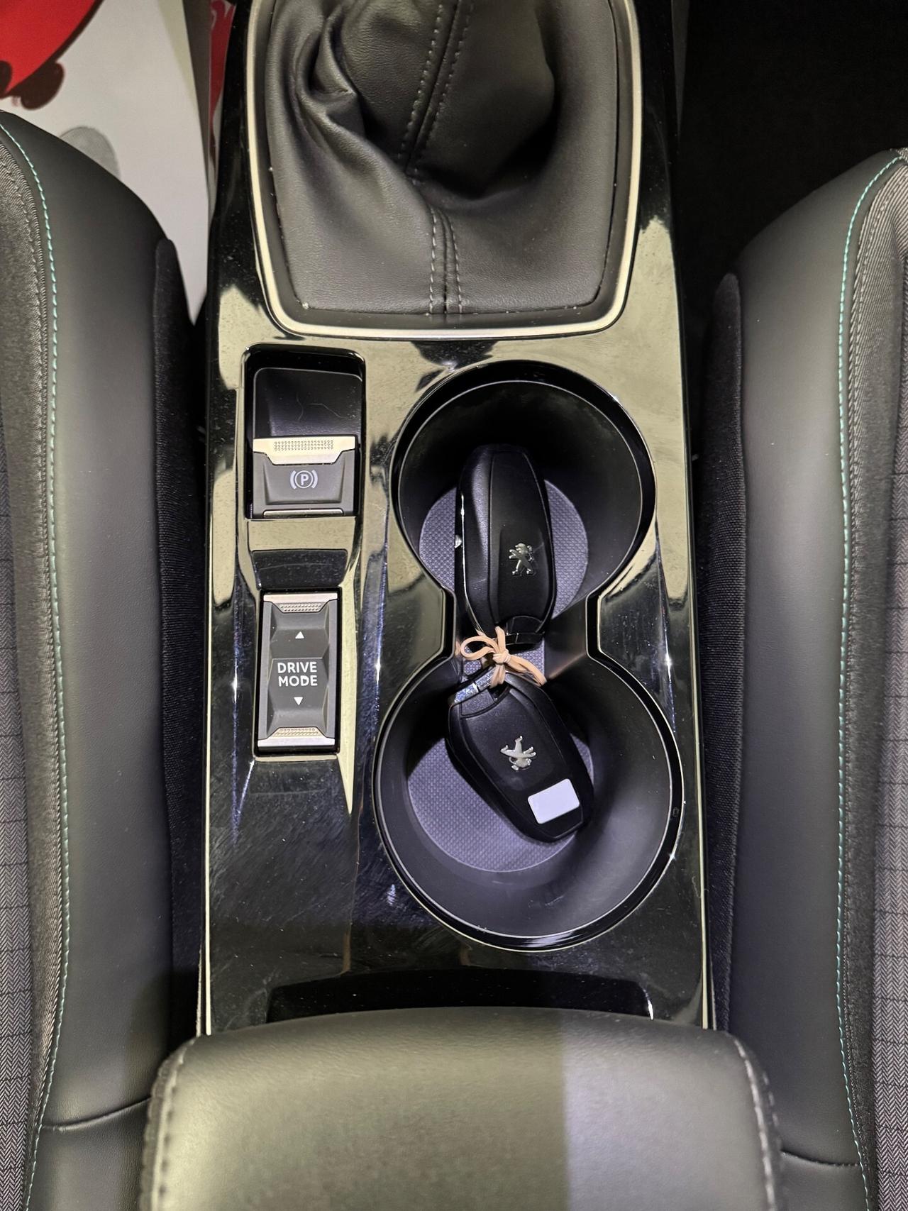 Peugeot 2008 PureTech 130 S&S Allure