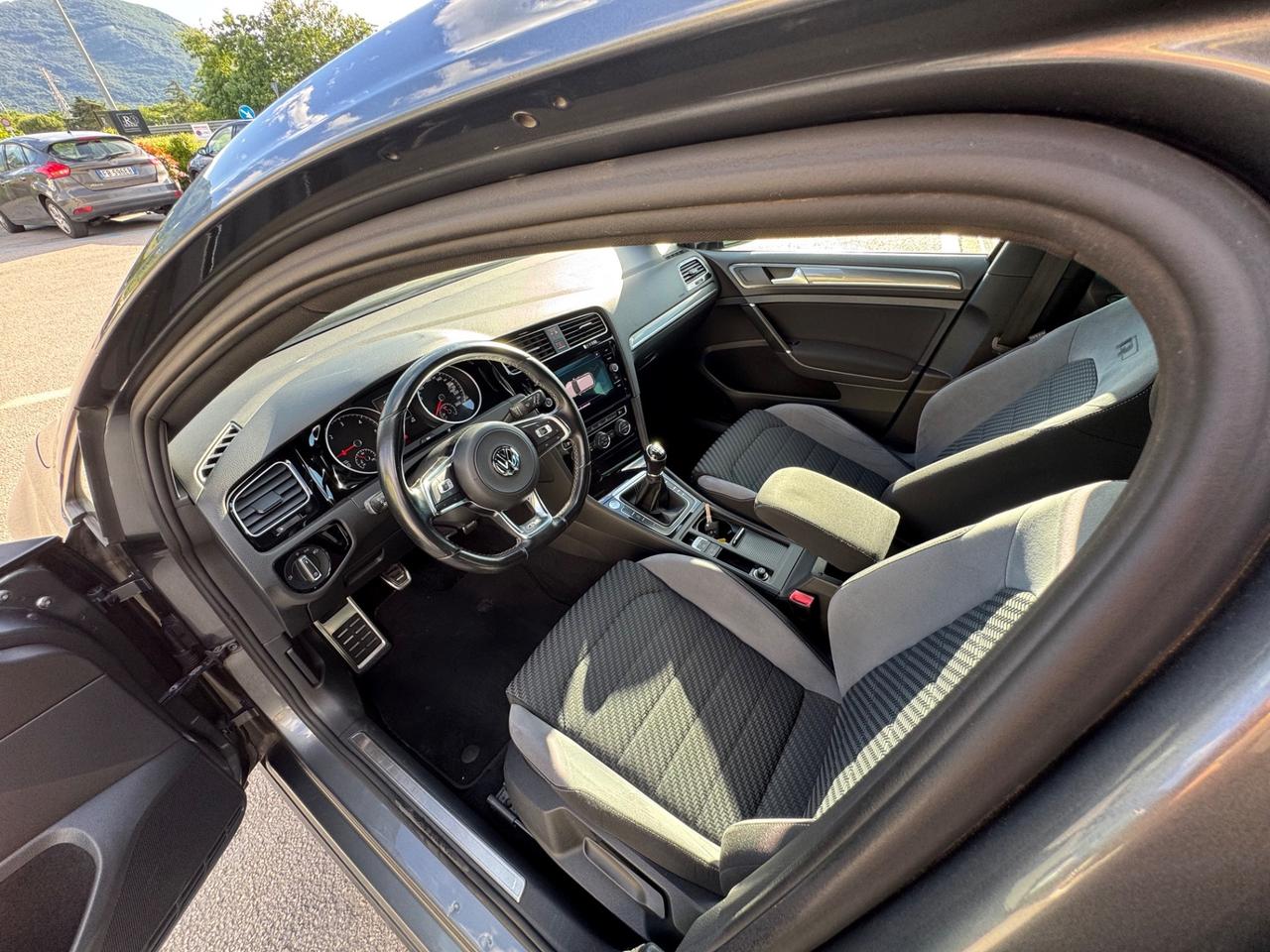 Volkswagen Golf 2.0 TDI R-LINE, FULL LED 150CV