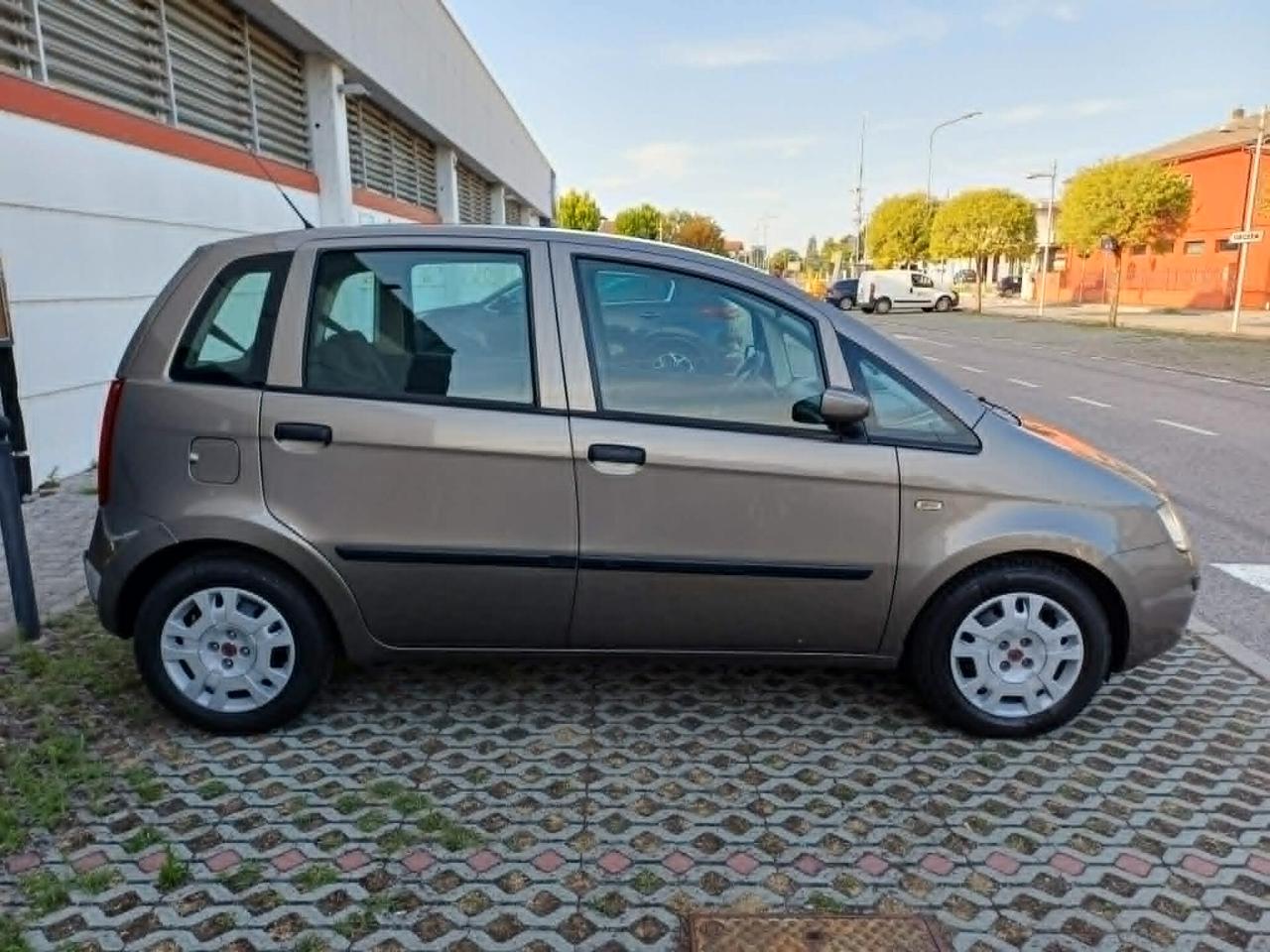 Fiat Idea 1.2 16v 80 cv BlackLabel