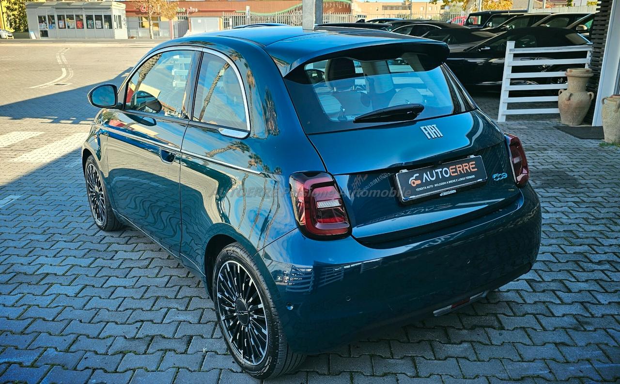 Fiat 500 La Prima