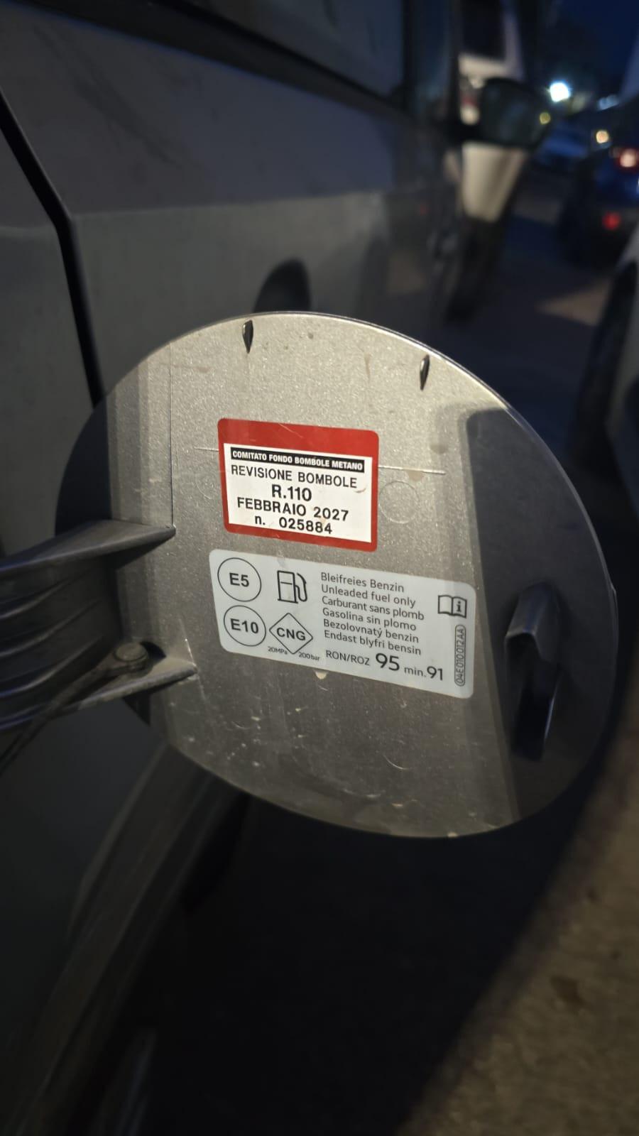 VW UP 1.0 METANO 2019 SINISTRATA