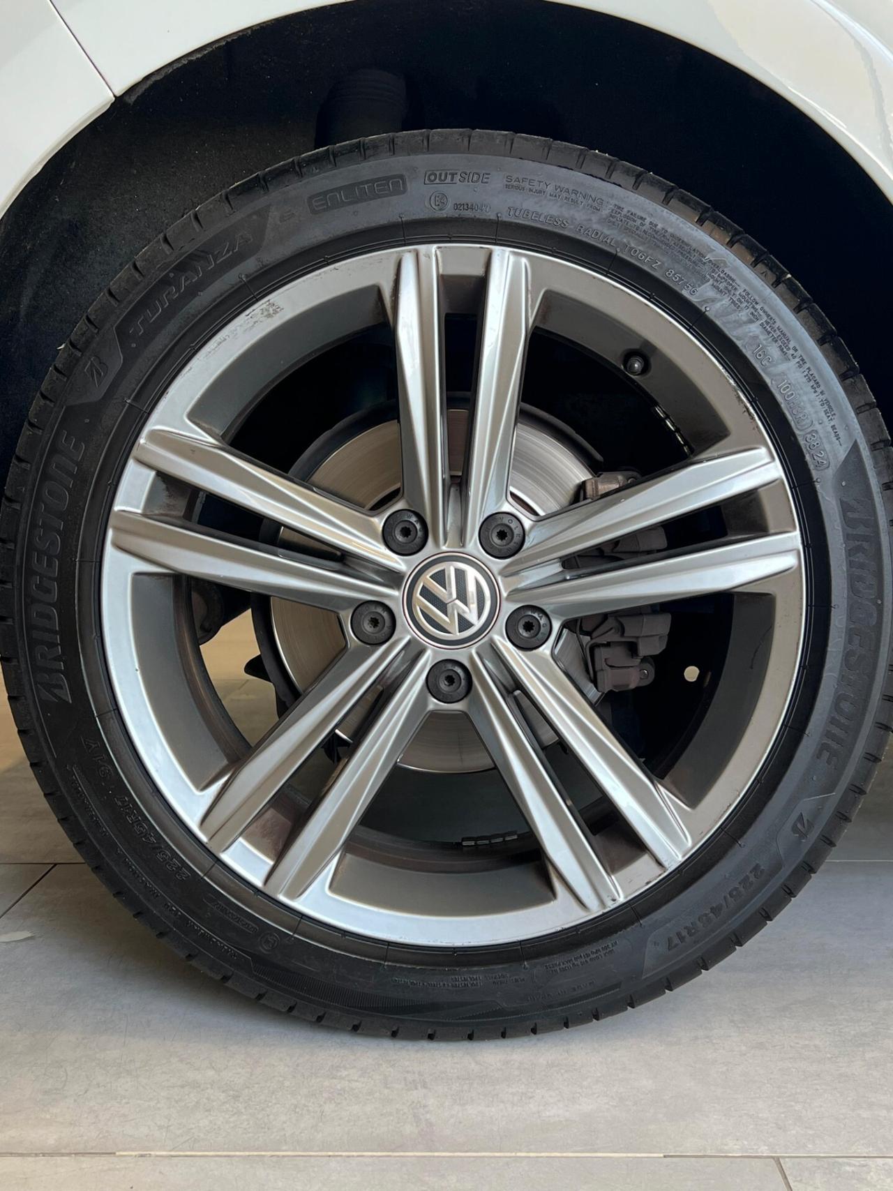 Volkswagen Golf 2.0 TDI DSG 5p. R-LINE