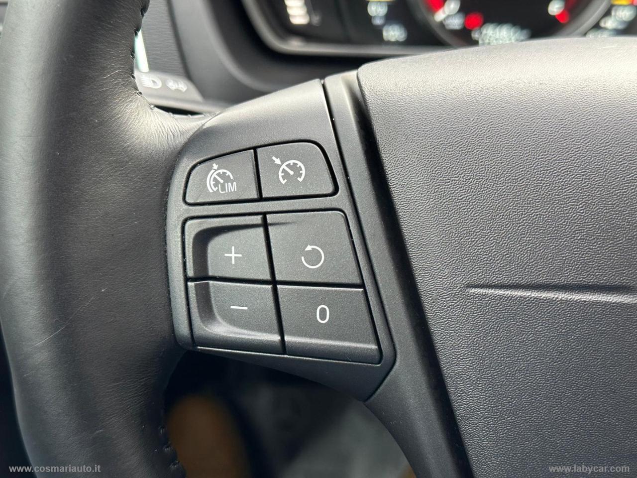 VOLVO V40 Cross Country D2 1.6 P.sh. Momentum