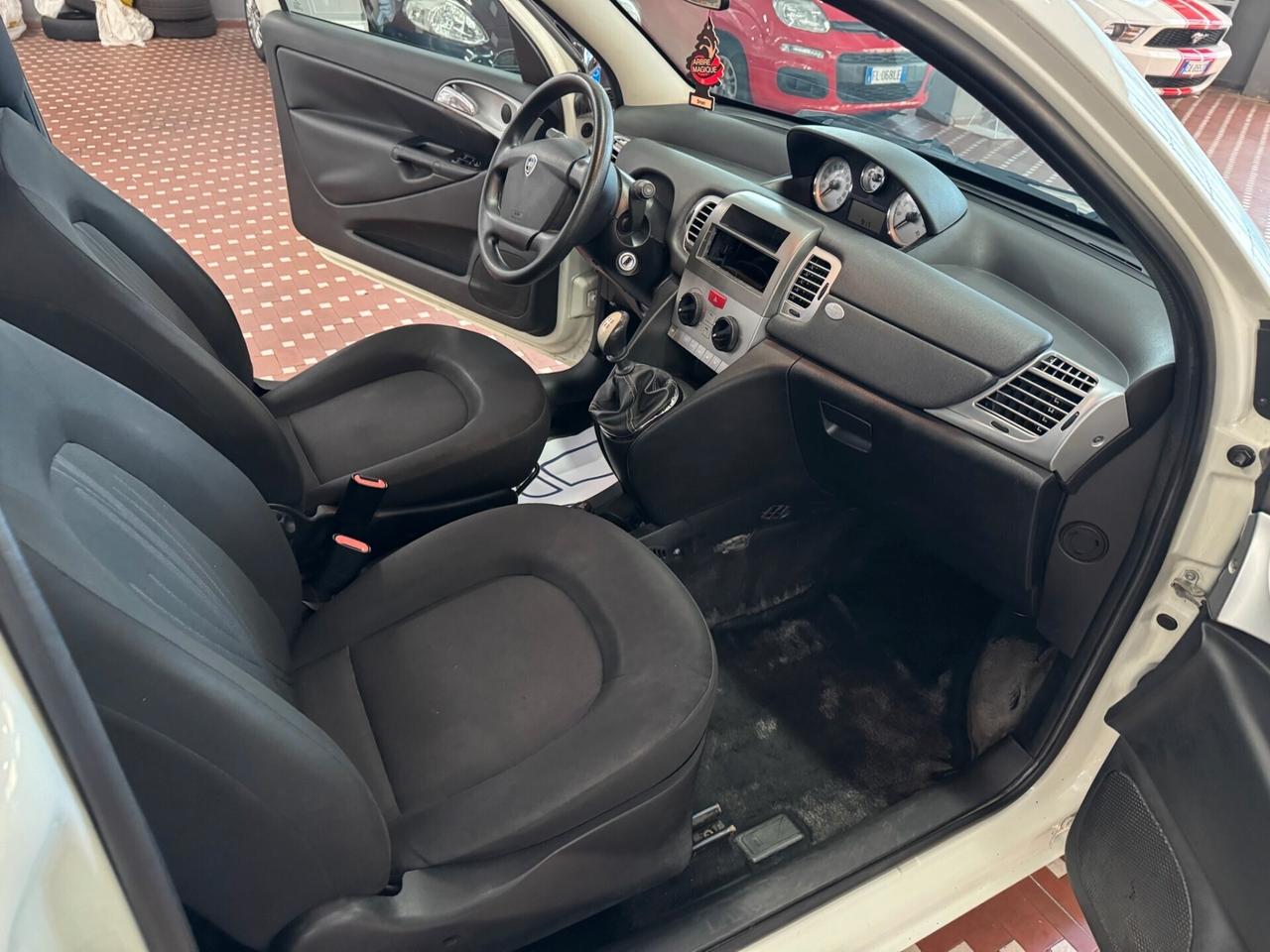 Lancia Ypsilon 1.2 69 CV Unyca NEOPATENTATI
