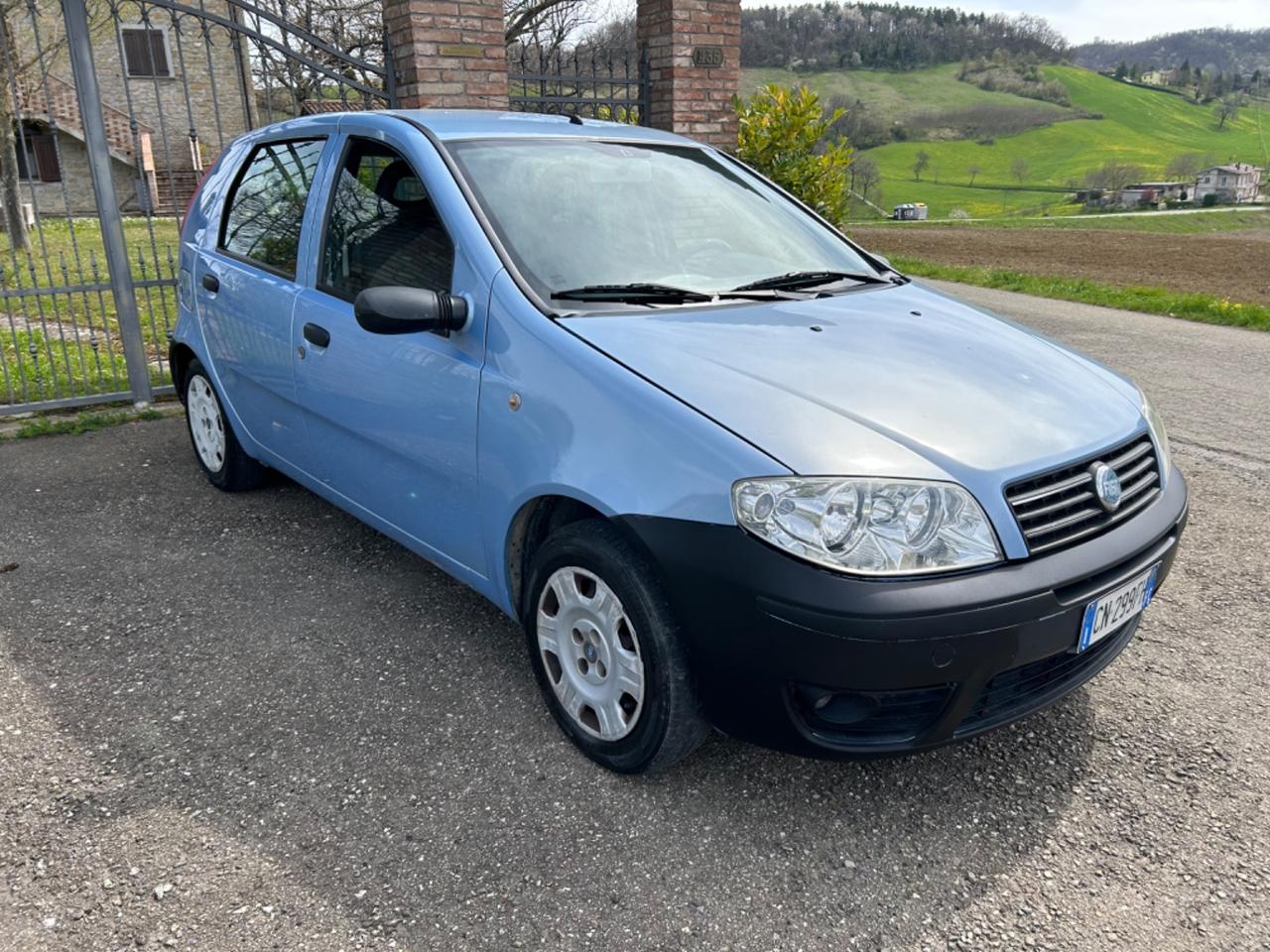 Fiat Punto benzina/metano ok NEOPATENTATI