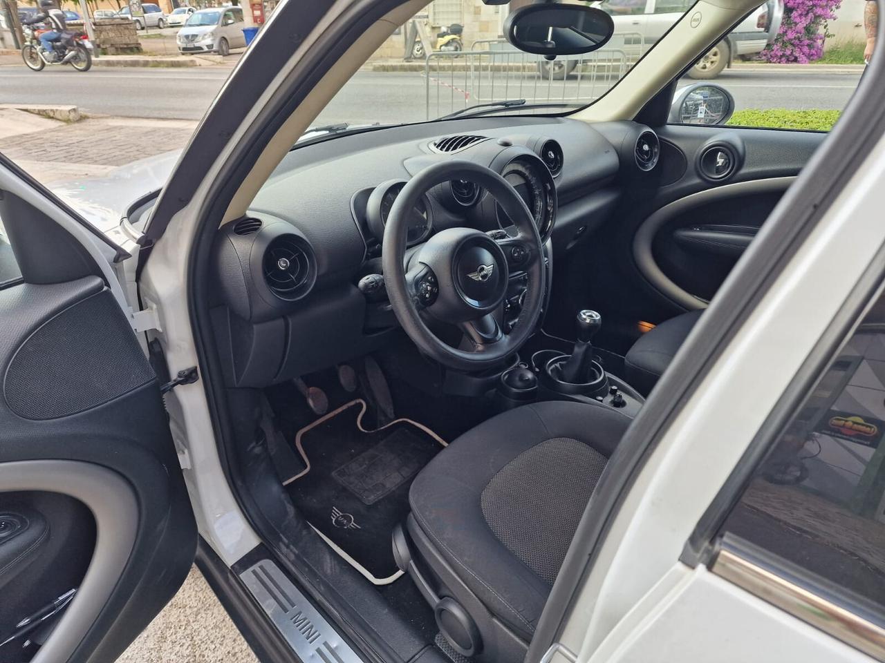 MINI COOPER COUNTRYMAN 1.6 DIESEL 112CV NAV-2016