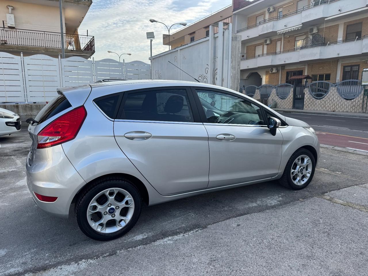 Ford Fiesta 1.2 BENZINA 82CV Titanium 2012