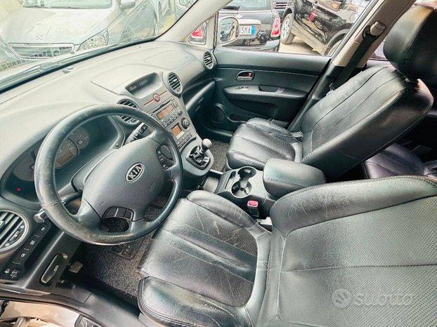 Kia Carens Kia Carens 2.0 crdi 16v vgt EX Class 7