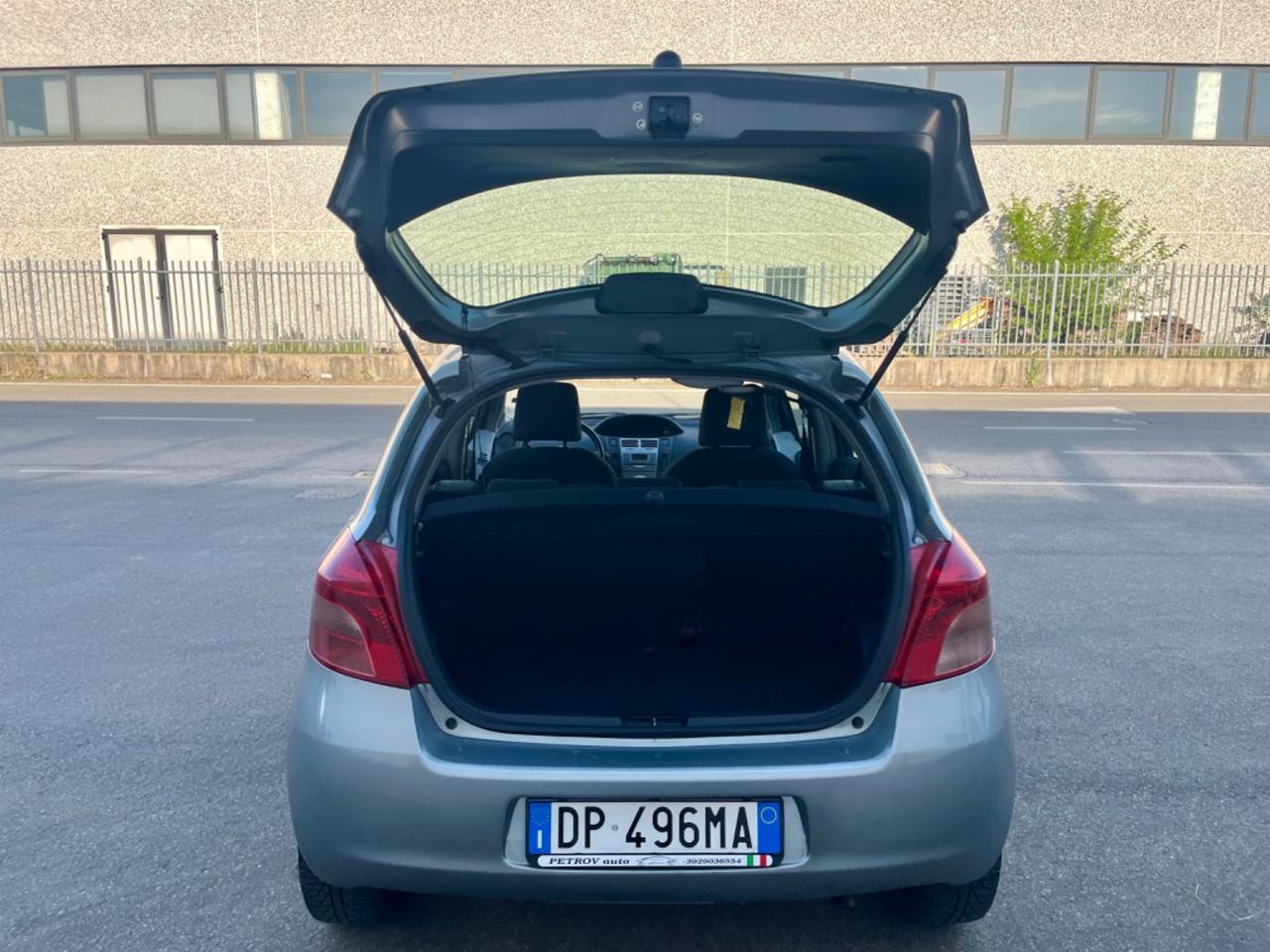 Toyota Yaris 1.3benz 2008 138.000km per neopatentati