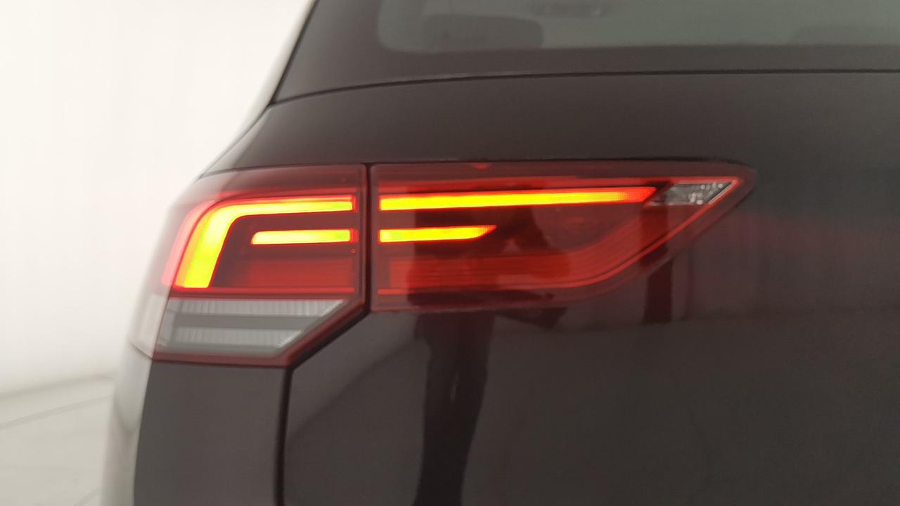 VOLKSWAGEN Golf VIII 2020 - Golf 1.0 etsi evo Life 110cv dsg
