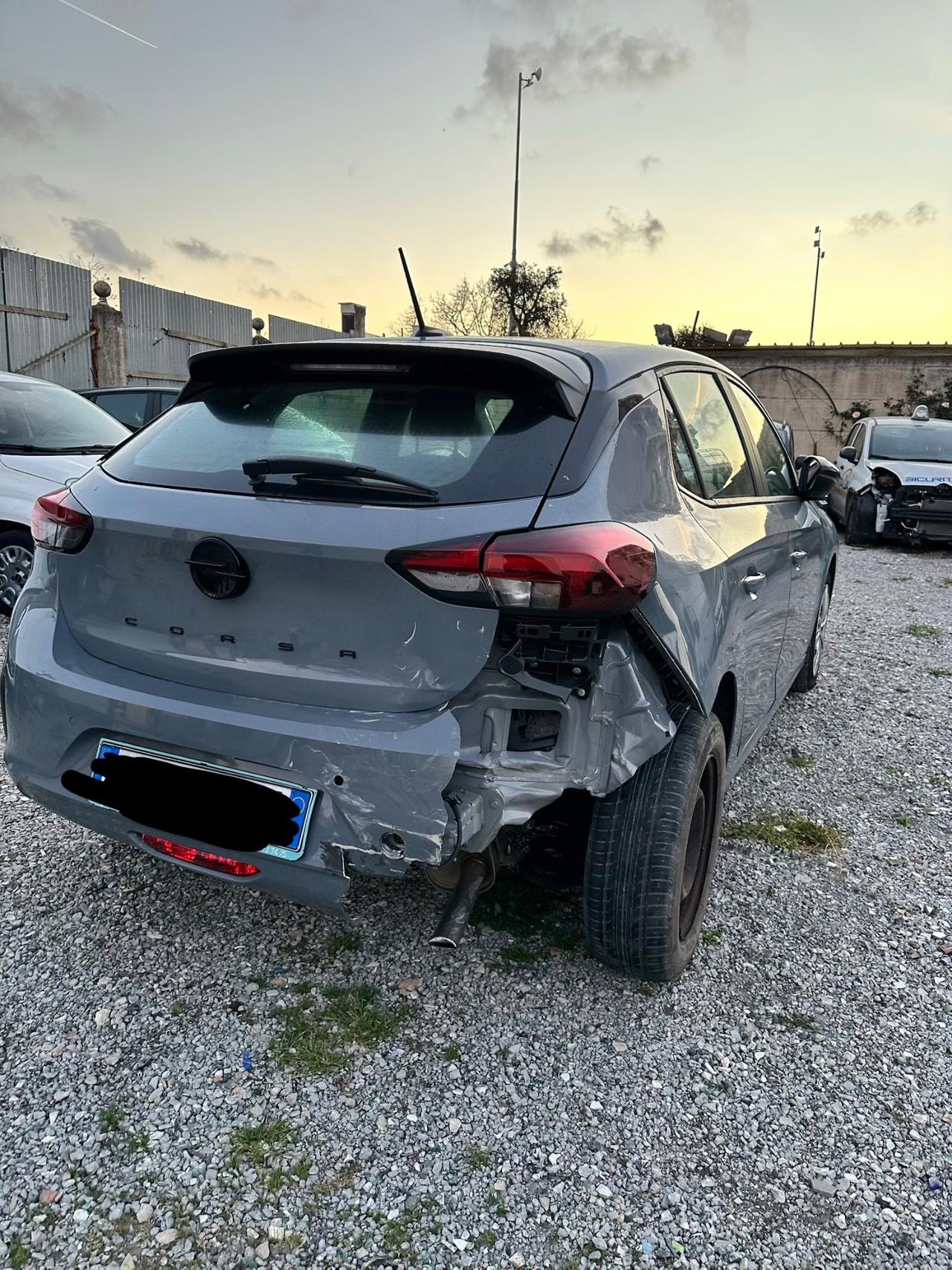 Opel Corsa 1.2 03/2025 incedentata