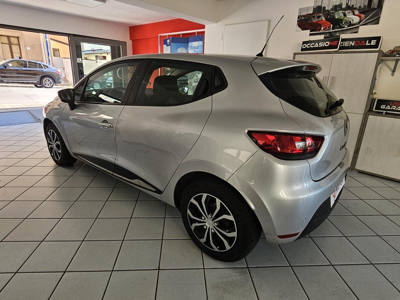 Renault Clio TCe 12V 75 CV 5 porte Moschino Intens