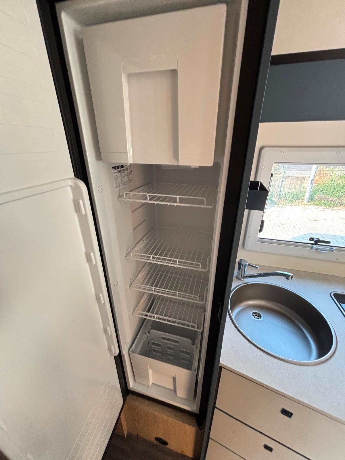 Ci International Horon 90M Sport camper