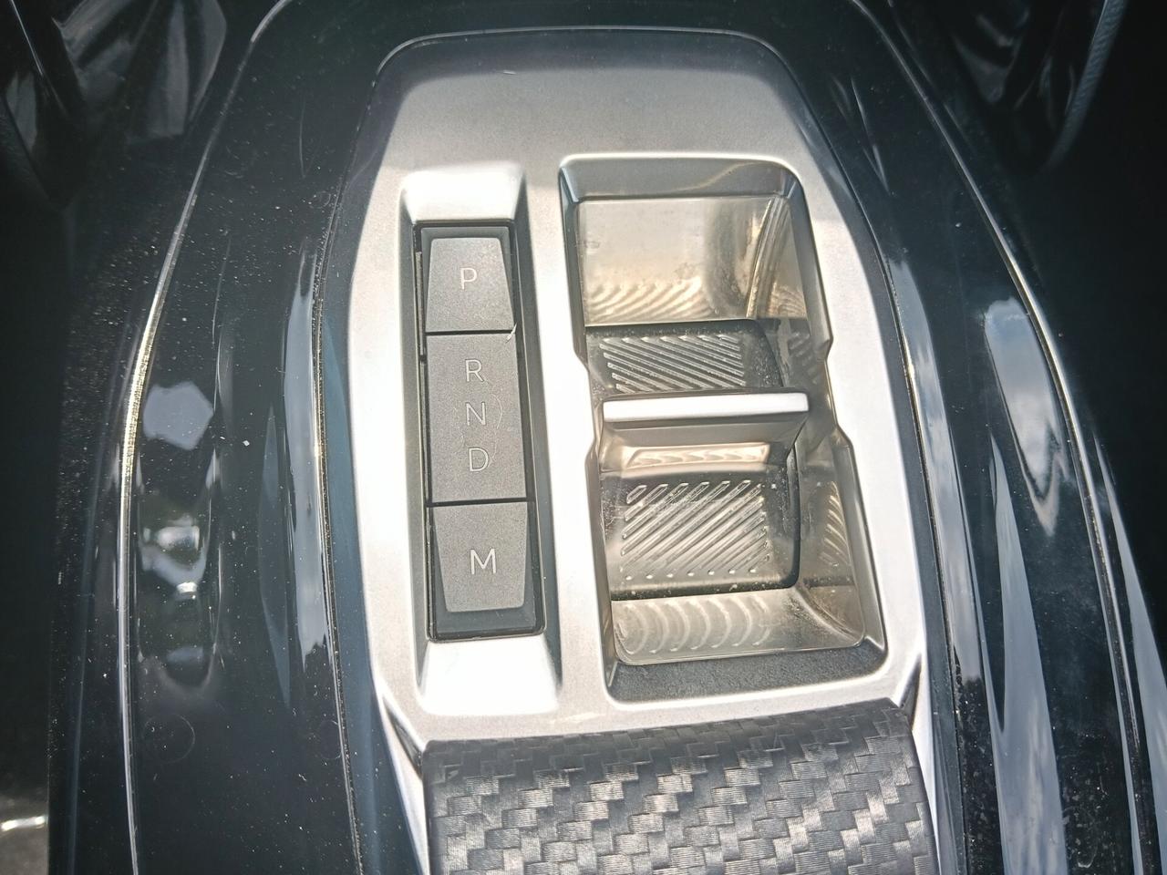 Peugeot 208 Hybrid 100 e-DCS6 Allure 2025