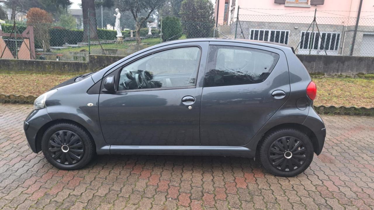 Toyota Aygo 1.0 12V VVT-i 5 porte