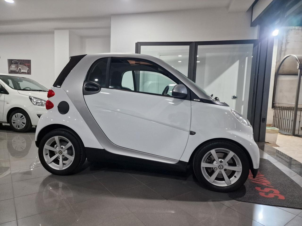 Smart ForTwo 1000 62 kW coupé passion