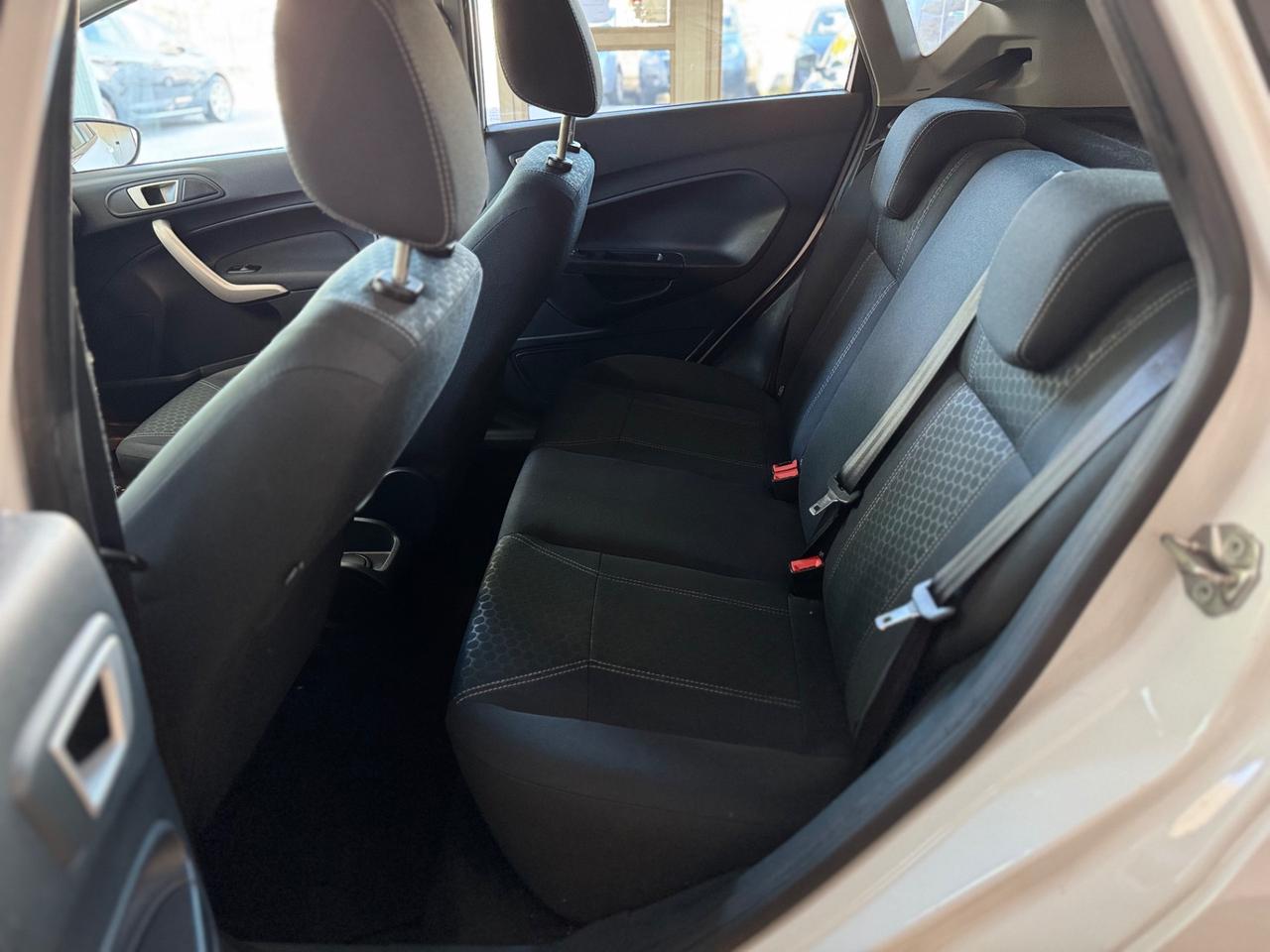 Ford Fiesta 1.4 TDCi 70CV 5 porte Titanium